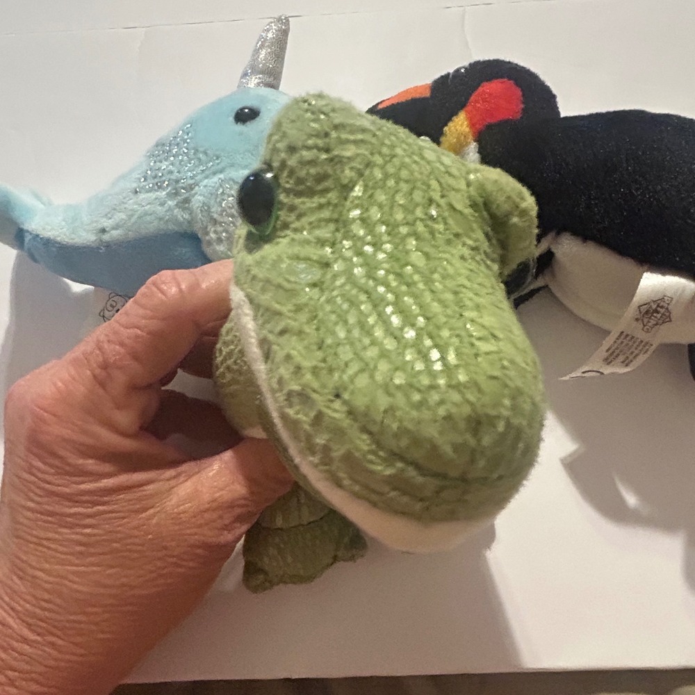 Plush Narwhal Toucan The Petting Zoo Smushable Wild Republic Wrap on objects - Picture 2 of 8